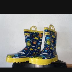 Rain boots Size 4, Worn Once ; For Kid Or Small Adult 