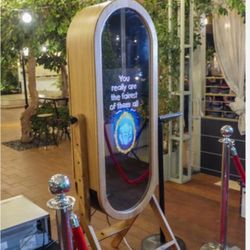 Retro Mirror Photo Booth