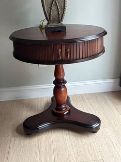Round Mahogany Pedestal Side Table with Drawer