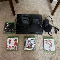 Xbox One W/Games, Cords, & Controller 