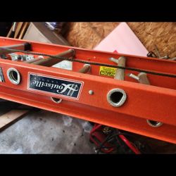 24 Foot Louisville Fiberglass Ladder 