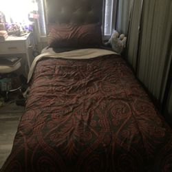 Twin Bed With Lights In The Headboard 