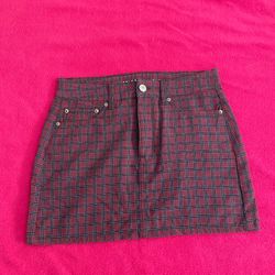 Red plaid American Eagle mini skirt  