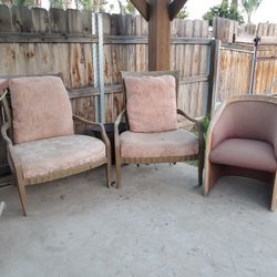 Outdoor Chairs (3) FREE. PICK UP ONLY