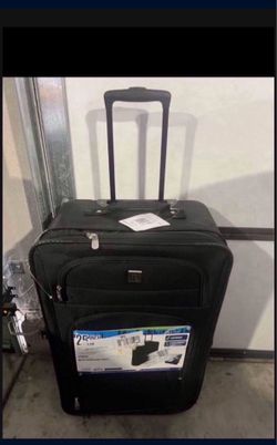 Medium luggage brand new $$80