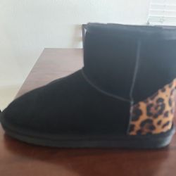 Women's Faux Fur Lined Boots BRAND NEW