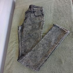 Celebrity Pink Juniors Size 1 Gray Acid Wash Mid-Rise Skinny Stretch Denim jeans