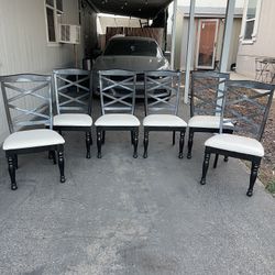 Vendo 6 Sillas 🪑 Recién Tapizadas Casi Nuevas