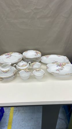 TK Thum Dish Set. Item No 829 (Shopgoodwill)