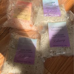 Bath soak for relaxing and detoxing- 4 count
