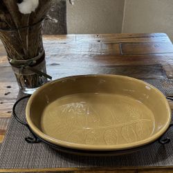 Stoneware Baking Dish with Metal Stand – Leaf Pattern