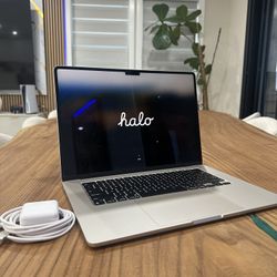 LIKE NEW MacBook Air M3 15.3" - 3 Cycles, Starlight, Barely Used, NEED GONE ASAP OBO