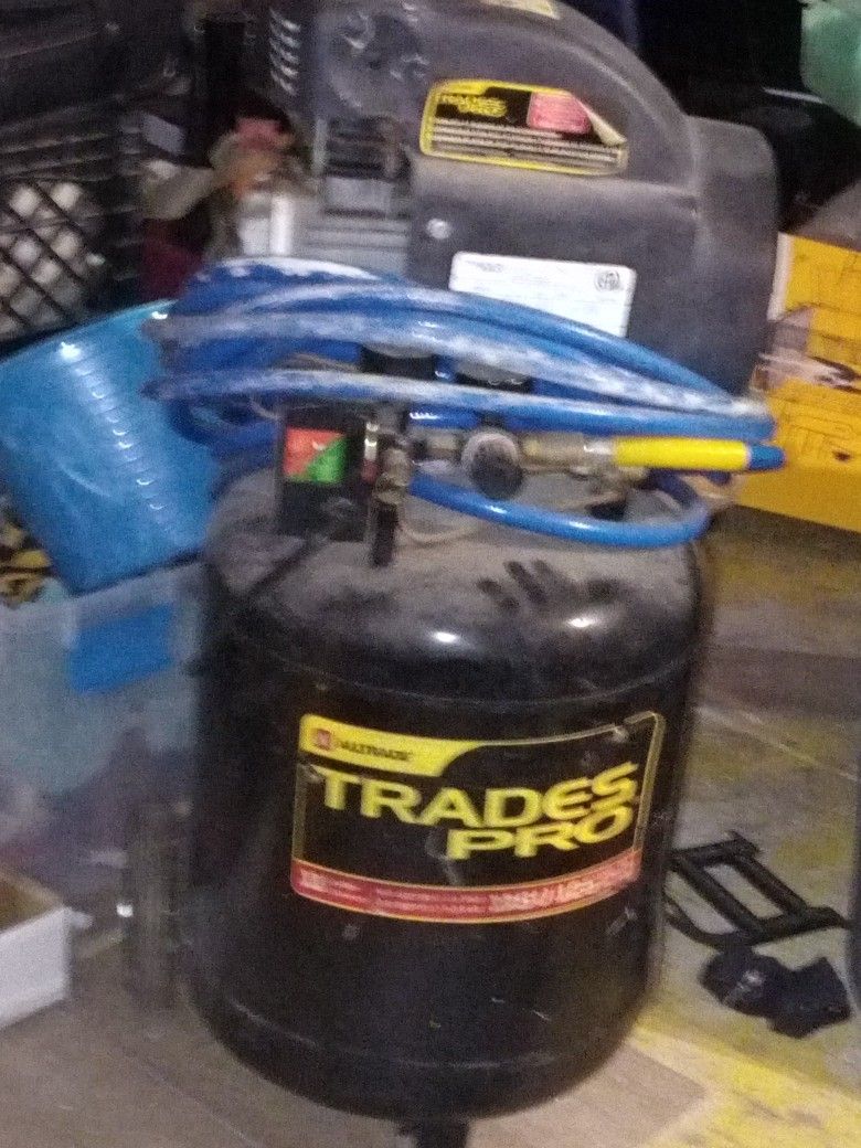 COMPRESSOR