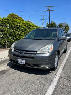 2004 Toyota Sienna