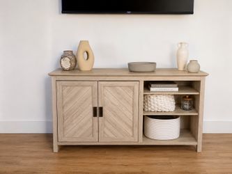 Modern Farmhouse TV Stand / Media Console – Like New