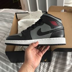 Jordan 1 Mid 