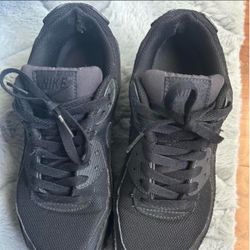 Black Nike air max 90 trainers