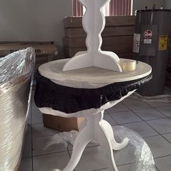 Little round tables 3‘ x 30“ wide, and 12 wicker chairs