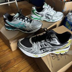 MEN ASICS SIZE 13 