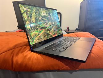 Razer Blade 15 Advanced (OLED/TOUCH)