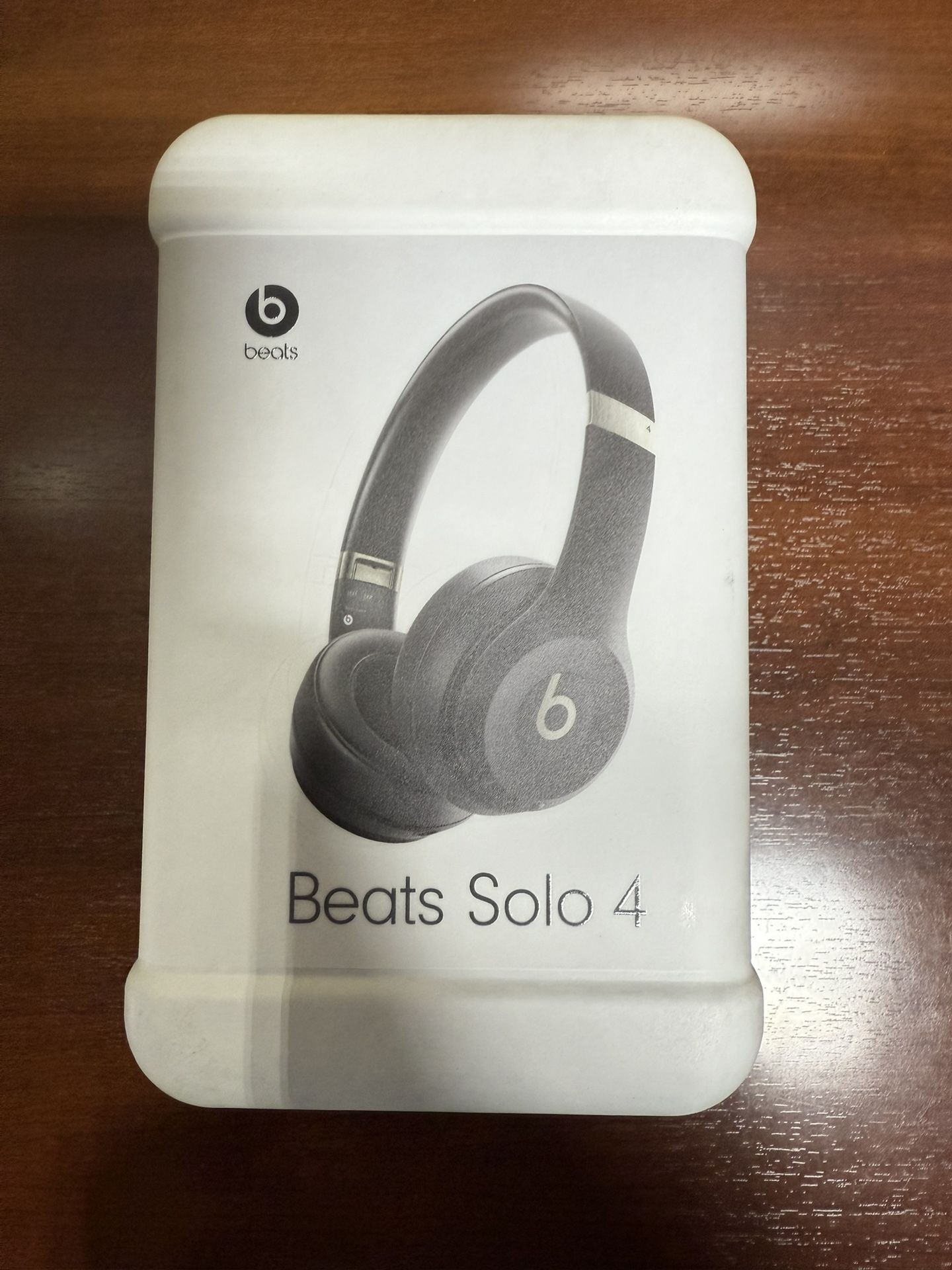 Beats Solo 4 BRAND NEW