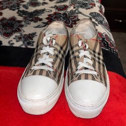 Burberry 2018 size 9