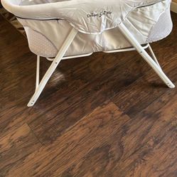 MOVING AND NEED EVERYTHING GONE. ALL THESE THINGS FOR ONLY 100. ALL IN EXCELLENT CONDITION. BASSINET USED A COUPLE OF TIMES 