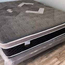 Queen Oasis Thermal Comfort Europillow Top 12inch Mattress!!