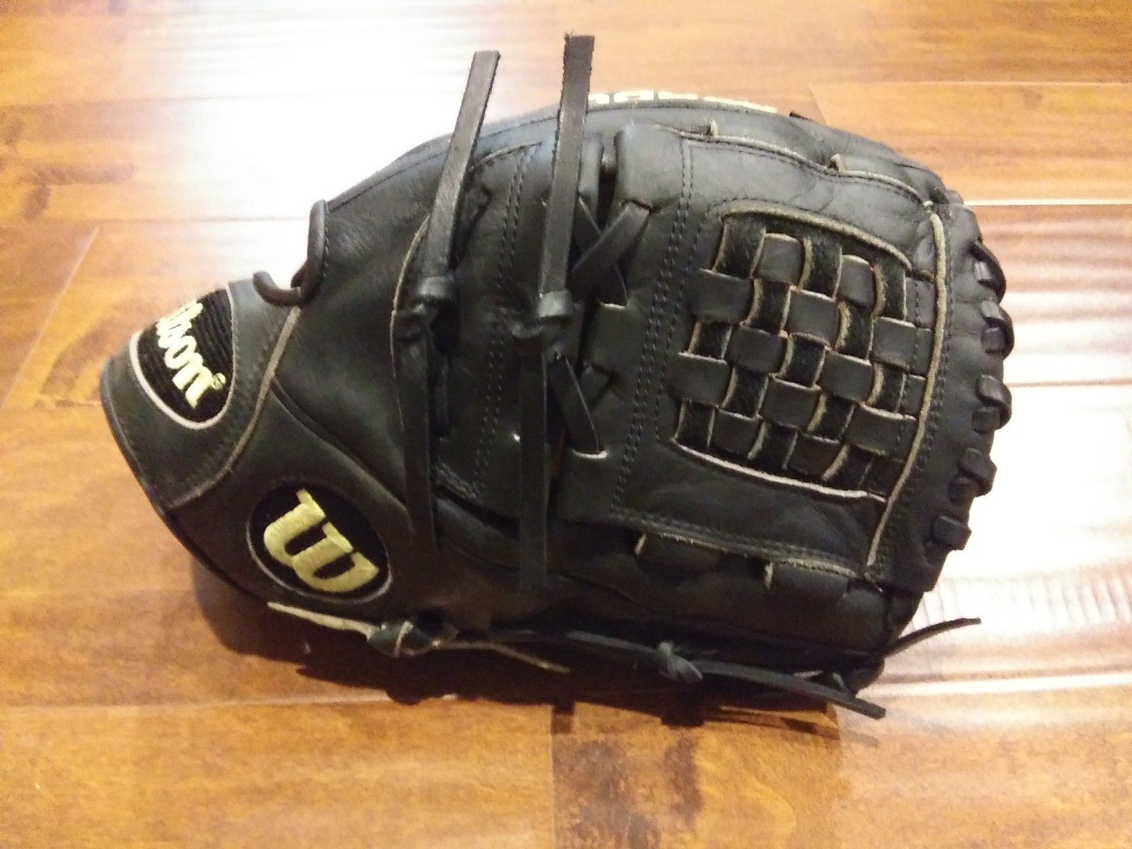 Wilson A2000 FPCAT Softball glove