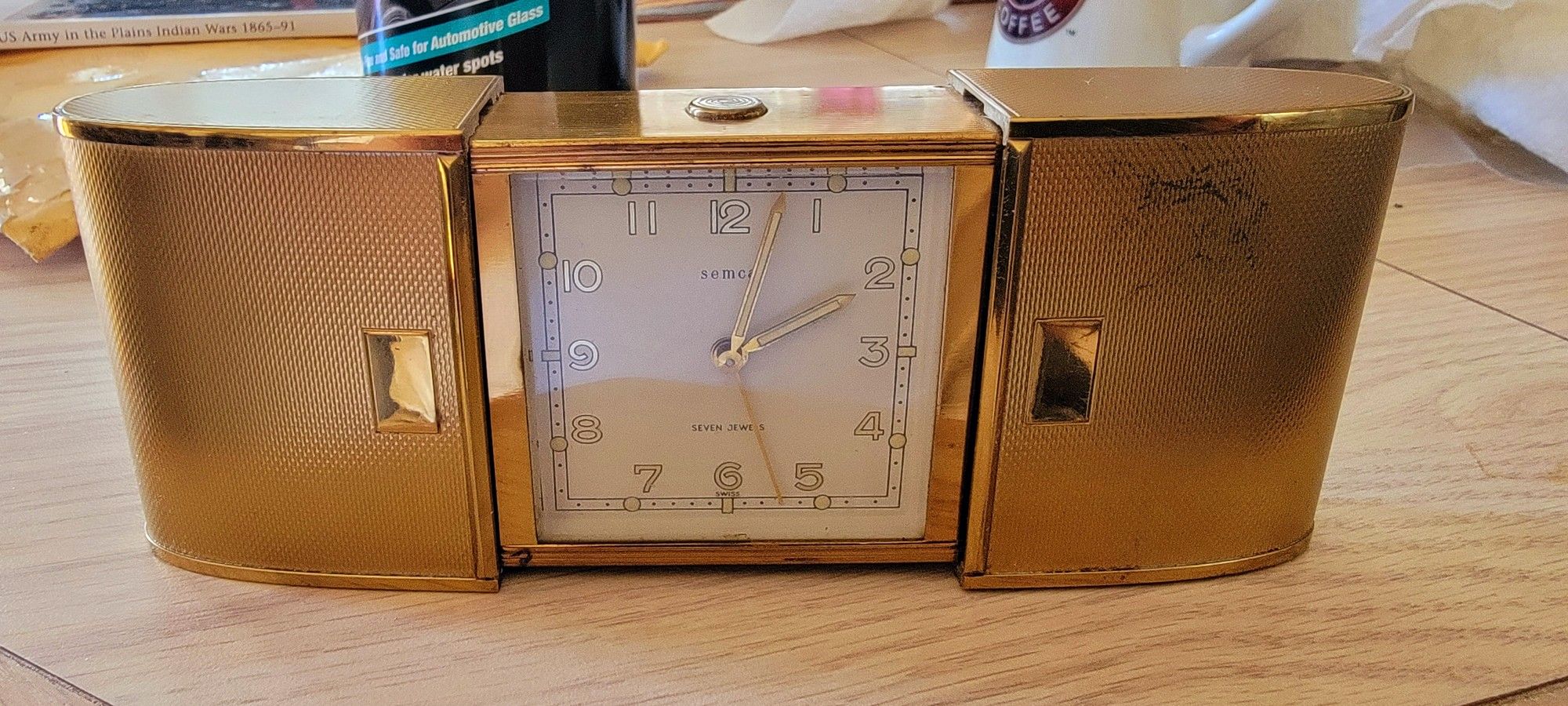 Antique SEMCA 7 Jewels Travel Clock in Gold Metal Case keeps PERFECT time
This Semca is truly an elegant clock, a reminder that not so long ago plasti