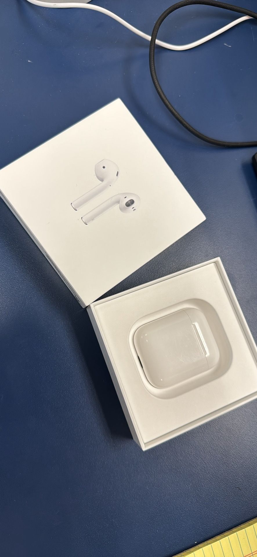Apple AirPods Generation 2