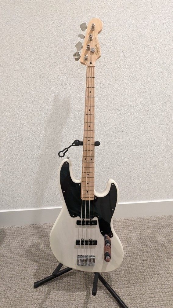 Fender Squier Paranormal Jazz Bass