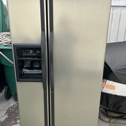 Kenmore Refrigerator 