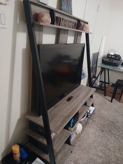 Entertainment Center / TV Stand
