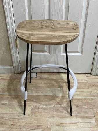 New Single Rustic Wood Stool Saddle Seat Black Metal Counter Height Stools