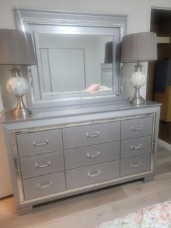Bedroom set