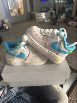 NIKE FORCE 1 SIZE 4C NEW