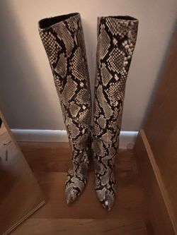 Villa Rouge Klark Snake print boot7.5