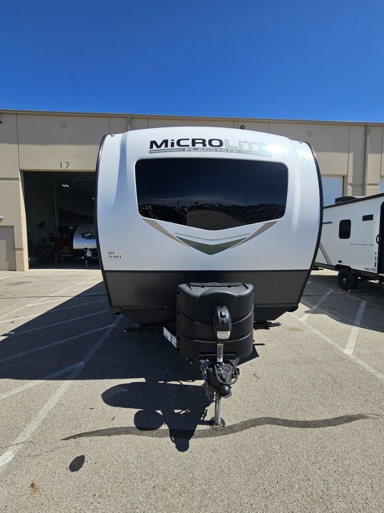 2023 Flagstaff Micro lite 25fks