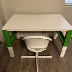 Kids Desk And Chair 