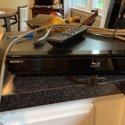 Blu Ray DVD Player With Remote 