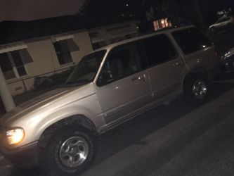 Ford Explorer year1999