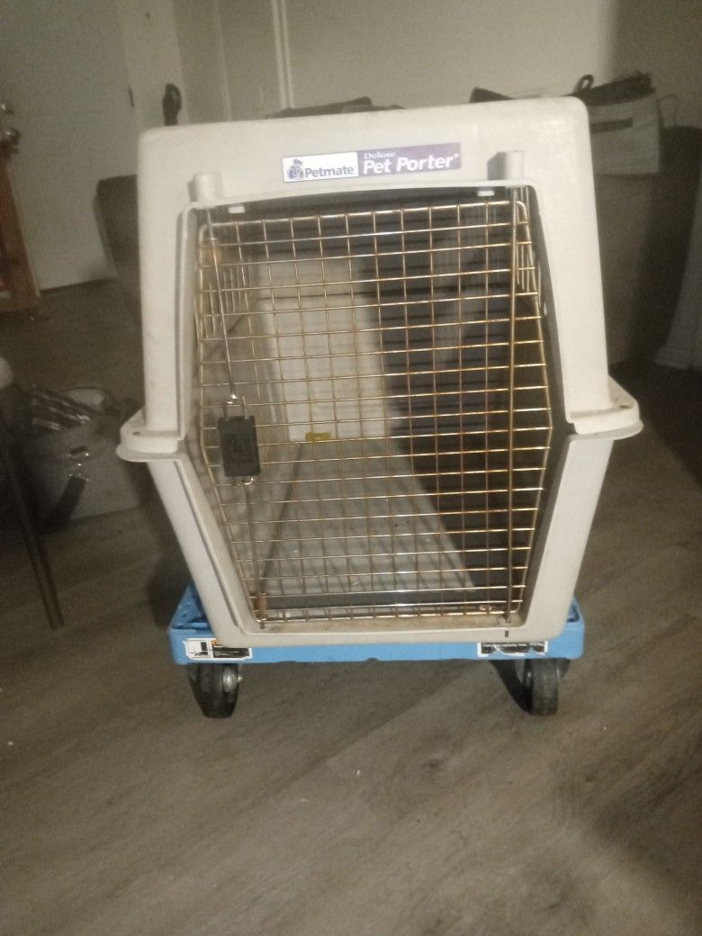 DELUXE PET KENNEL 