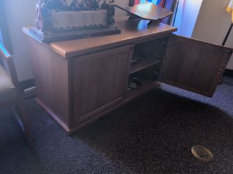 Entertainment cabinet