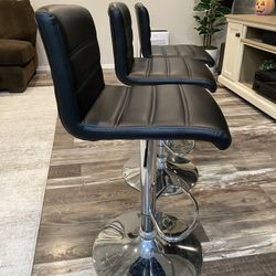 Set of 3 Black Adjustable Swivel Barstools