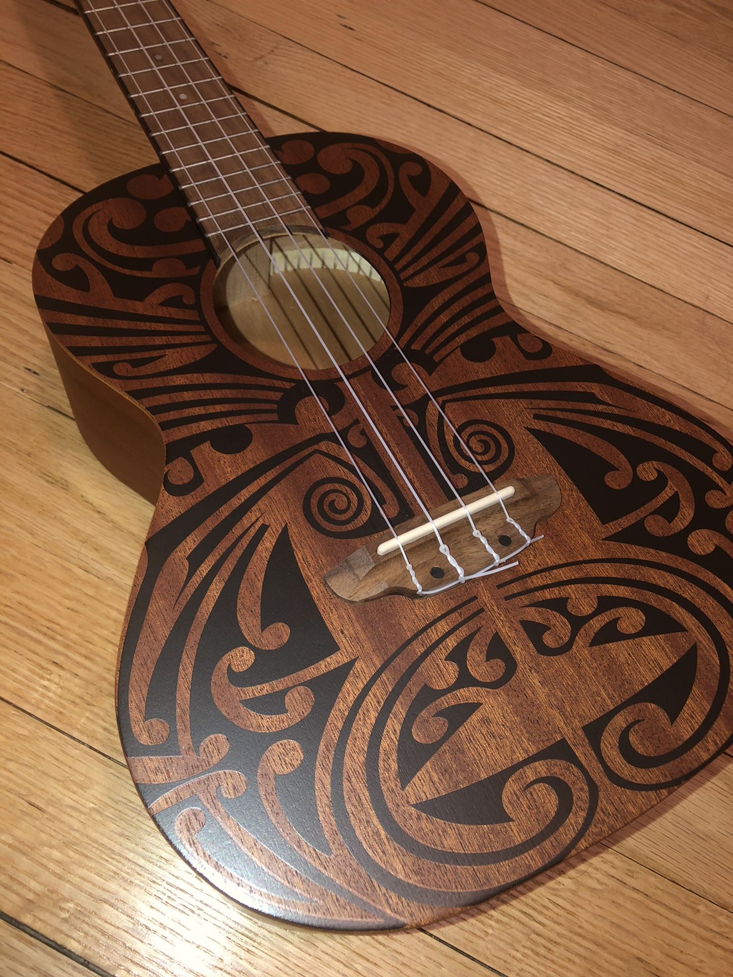 Luna Tenor Ukelele