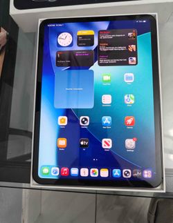 Apple iPad Pro 11 inch. (M4) with apple pencil pro & ESR keyboard & apple care!