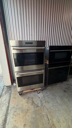 🔥 LIKE NEW WOLF DOUBLE OVEN WITH STORE WARRANTY 🔥  Upgrade your kitchen with this premium 30” professional built-in double wall oven from Wolf — one