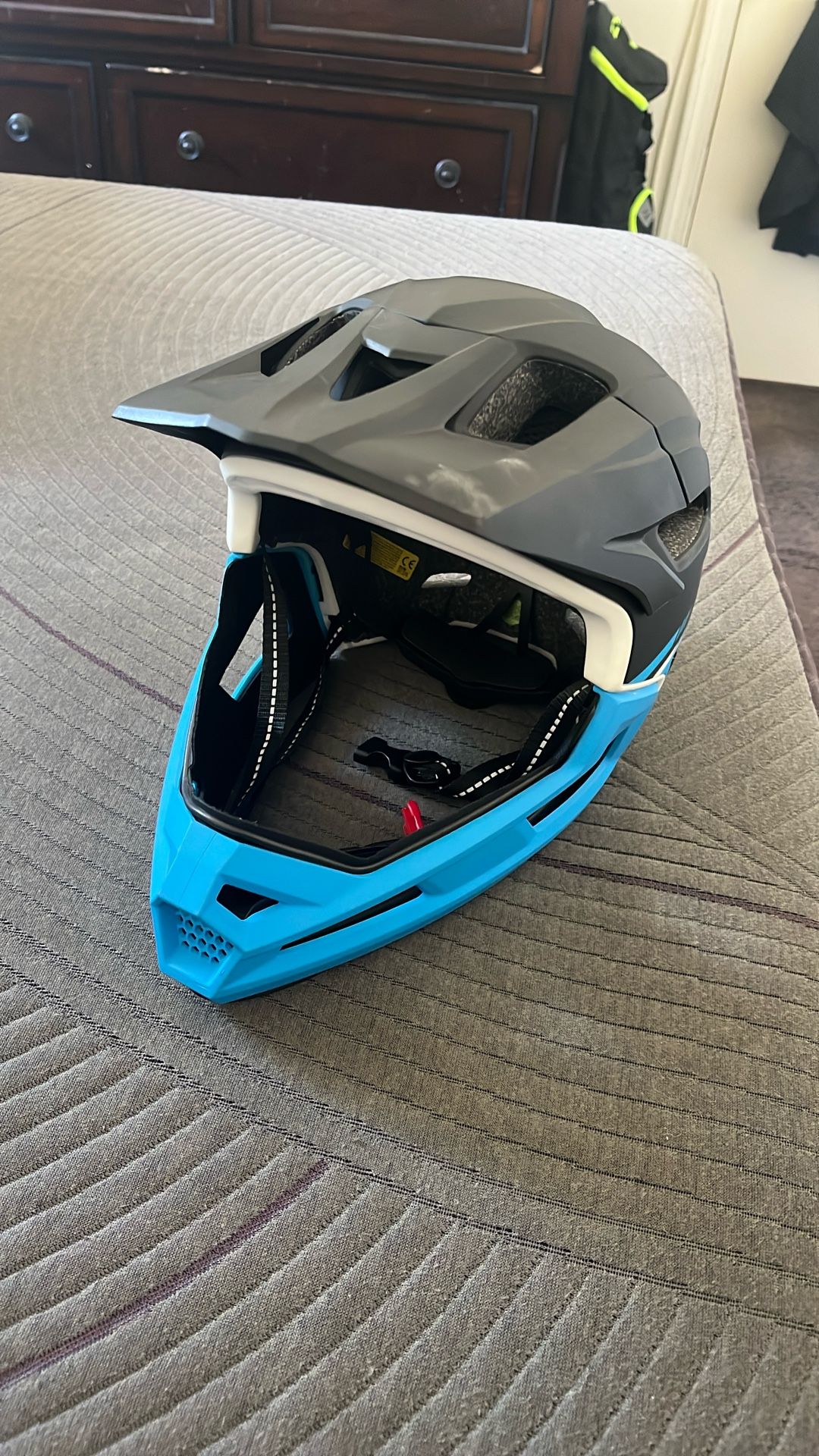 Mens XL Full Face Mask Helmet