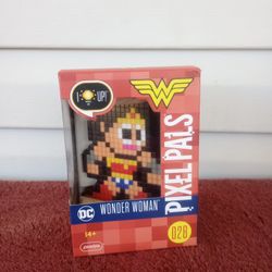 PDP Pixel Pals DC Comics: Wonder Woman - Collectible Light-Up Display 028 NEW
